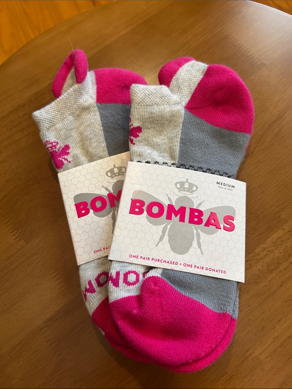 NWT - Bombas  Gray/Hot Pink No-Show Socks